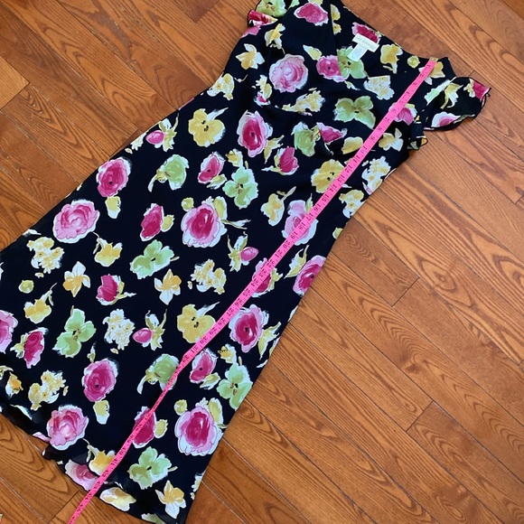 A beautiful Jane Alexander floral dress in size 12 lined. - Picture 10 of 11